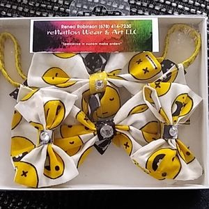 Hand made, 4 piece emoji hair bow set